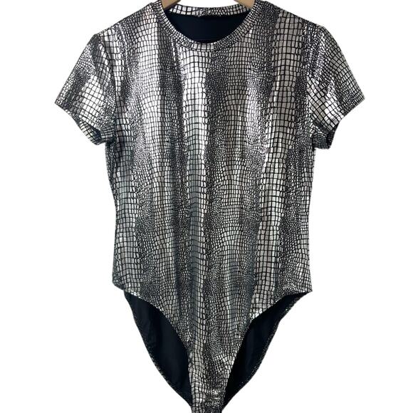 SHEIN METALLIC BLACK CROCODILE EMBOSSED SHORT SLEEVE BODYSUIT WOMEN XL NO TAGS - Picture 2 of 7